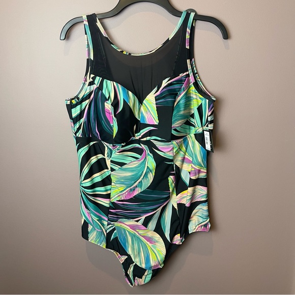 NWT Torrid Wireless Mesh High Neck One Piece Swimsuit 2X - Picture 4 of 11